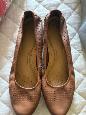 Clarks Women's Tan Perforated Slip-On Ballet Flats